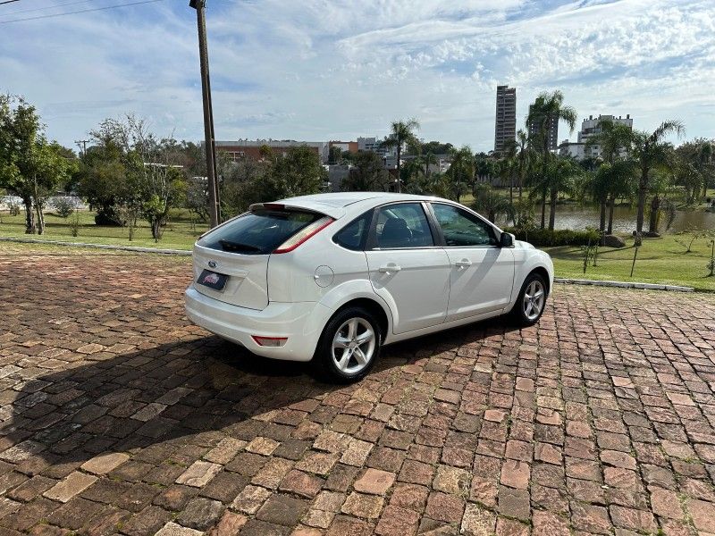 Ford FOCUS 1.6 2013 GRASSI VEÍCULOS LAJEADO / Carros no Vale