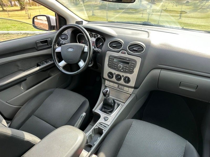 Ford FOCUS 1.6 2013 GRASSI VEÍCULOS LAJEADO / Carros no Vale