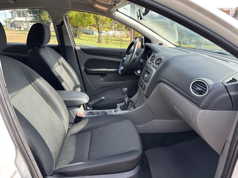 Ford FOCUS 1.6 2013 GRASSI VEÍCULOS LAJEADO / Carros no Vale