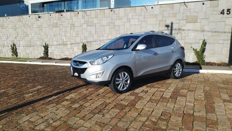 Hyundai IX35 GLS 2.0 2011 GRASSI VEÍCULOS LAJEADO / Carros no Vale