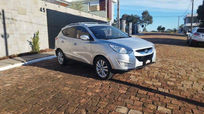 Hyundai IX35 GLS 2.0 2011 GRASSI VEÍCULOS LAJEADO / Carros no Vale