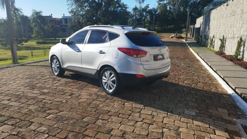 Hyundai IX35 GLS 2.0 2011 GRASSI VEÍCULOS LAJEADO / Carros no Vale