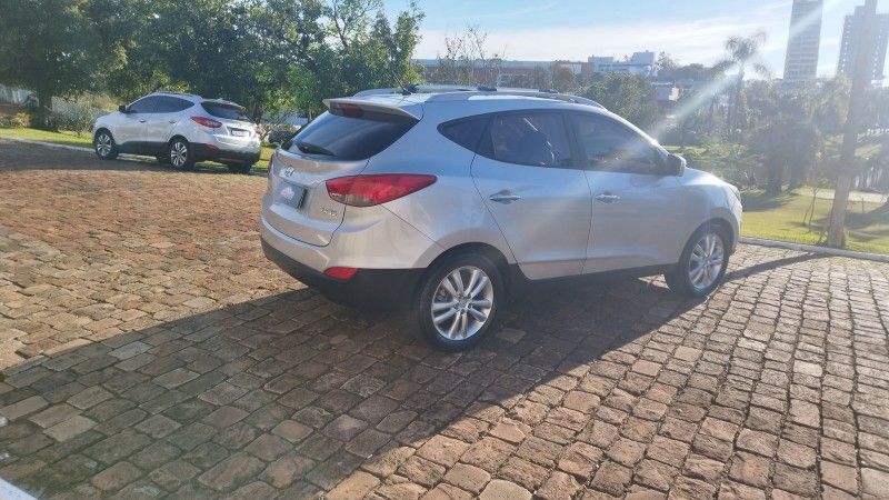 Hyundai IX35 GLS 2.0 2011 GRASSI VEÍCULOS LAJEADO / Carros no Vale