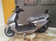 Outros A4 1000W AUTOPROPELIDO 2026 GRASSI VEÍCULOS LAJEADO / Carros no Vale