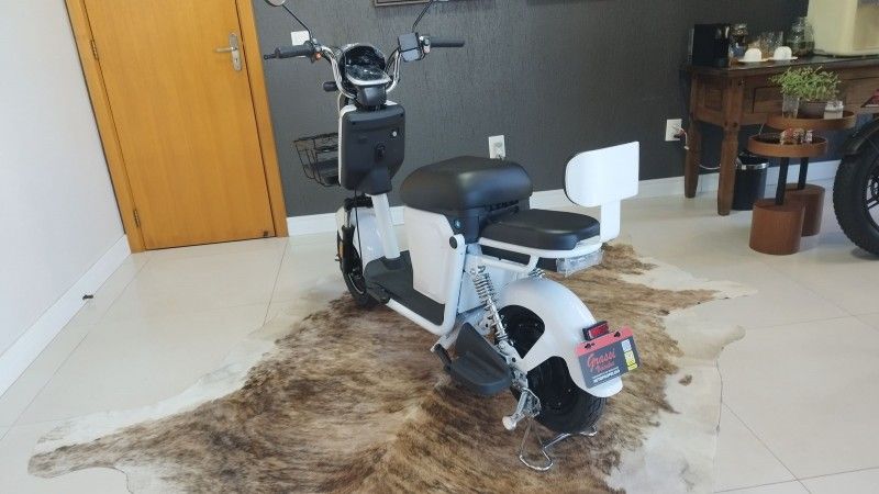 Outros Z1 800W AUTOPROPELIDO 2026 GRASSI VEÍCULOS LAJEADO / Carros no Vale