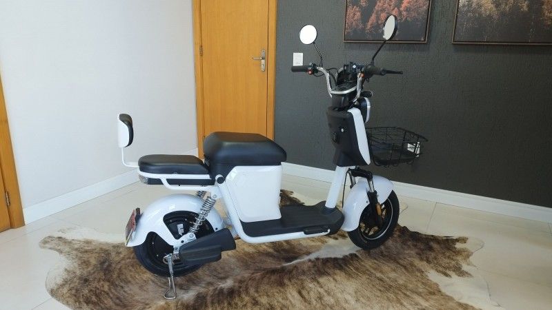 Outros Z1 800W AUTOPROPELIDO 2026 GRASSI VEÍCULOS LAJEADO / Carros no Vale