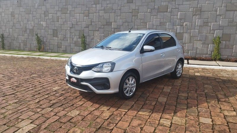 Toyota ETIOS X PLUS 1.5 2019 GRASSI VEÍCULOS LAJEADO / Carros no Vale