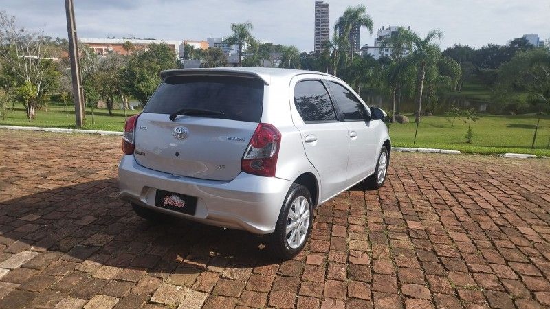 Toyota ETIOS X PLUS 1.5 2019 GRASSI VEÍCULOS LAJEADO / Carros no Vale