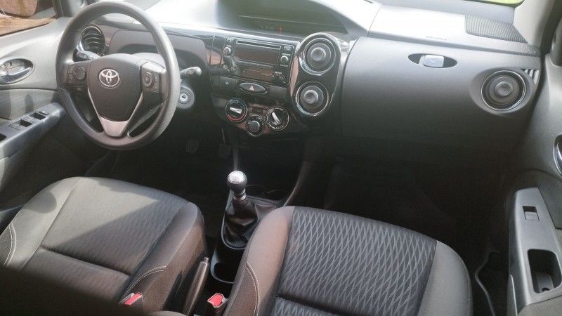 Toyota ETIOS X PLUS 1.5 2019 GRASSI VEÍCULOS LAJEADO / Carros no Vale