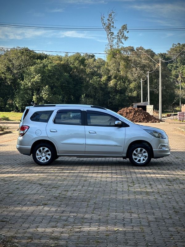 Chevrolet SPIN LTZ 1.8 2016 NEUMANN VEÍCULOS ARROIO DO MEIO / Carros no Vale Chevrolet SPIN LTZ 1.8 2016 NEUMANN VEÍCULOS ARROIO DO MEIO / Carros no Vale