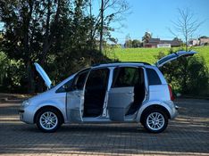 Fiat IDEA ELX 1.4 2009 NEUMANN VEÍCULOS ARROIO DO MEIO / Carros no Vale
