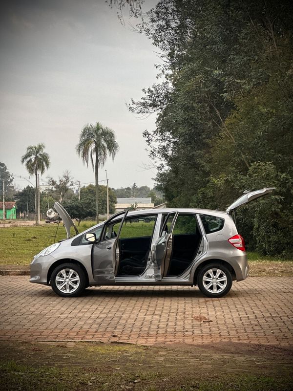 Honda FIT LX 1.4 2013 NEUMANN VEÍCULOS ARROIO DO MEIO / Carros no Vale