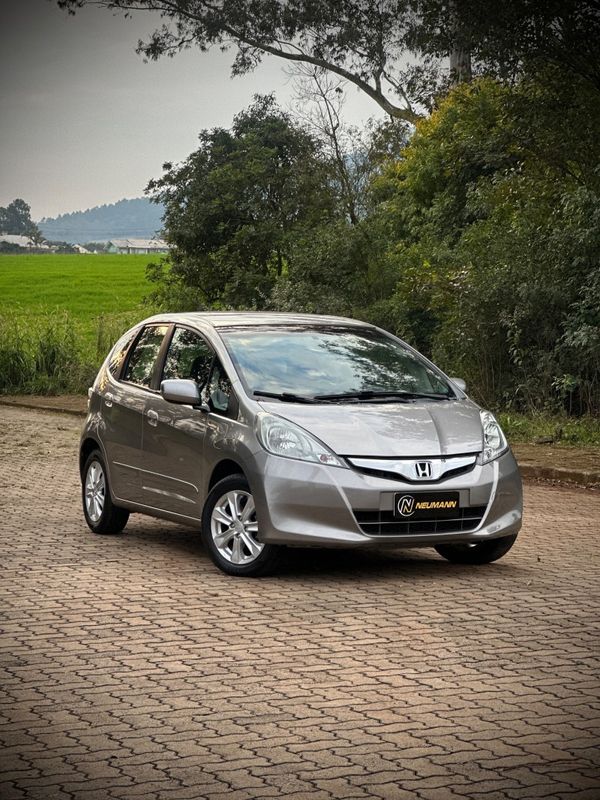 Honda FIT LX 1.4 2013 NEUMANN VEÍCULOS ARROIO DO MEIO / Carros no Vale