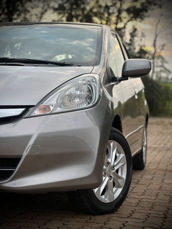 Honda FIT LX 1.4 2013 NEUMANN VEÍCULOS ARROIO DO MEIO / Carros no Vale