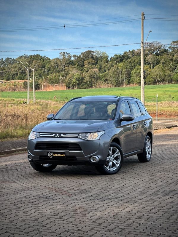Mitsubishi OUTLANDER 3.0 V6 2015 NEUMANN VEÍCULOS ARROIO DO MEIO / Carros no Vale
