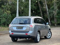 Mitsubishi OUTLANDER 3.0 V6 2015 NEUMANN VEÍCULOS ARROIO DO MEIO / Carros no Vale