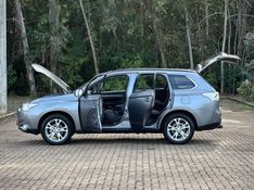 Mitsubishi OUTLANDER 3.0 V6 2015 NEUMANN VEÍCULOS ARROIO DO MEIO / Carros no Vale