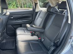 Mitsubishi OUTLANDER 3.0 V6 2015 NEUMANN VEÍCULOS ARROIO DO MEIO / Carros no Vale