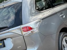 Mitsubishi OUTLANDER 3.0 V6 2015 NEUMANN VEÍCULOS ARROIO DO MEIO / Carros no Vale