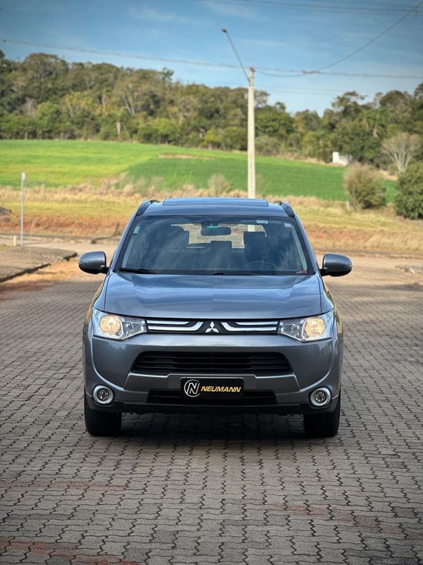 Mitsubishi OUTLANDER 3.0 V6 2015 NEUMANN VEÍCULOS ARROIO DO MEIO / Carros no Vale