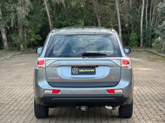 Mitsubishi OUTLANDER 3.0 V6 2015 NEUMANN VEÍCULOS ARROIO DO MEIO / Carros no Vale