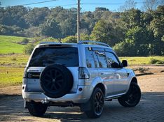 Mitsubishi PAJERO TR4 2.0 2010 NEUMANN VEÍCULOS ARROIO DO MEIO / Carros no Vale