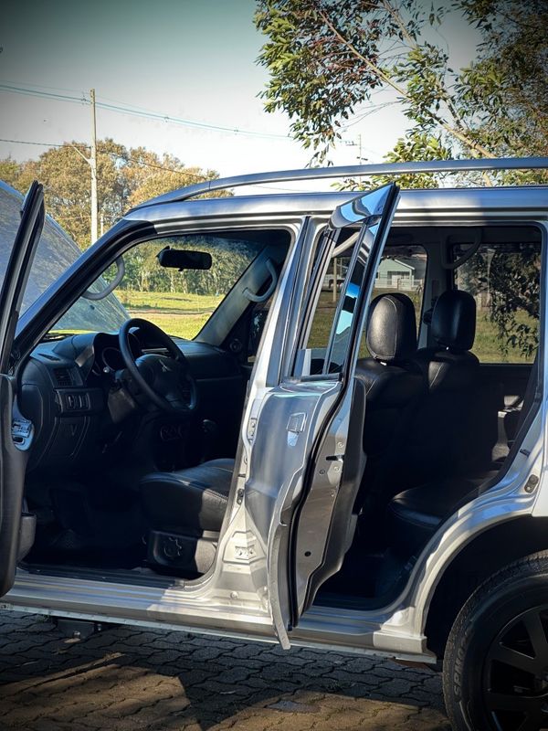 Mitsubishi PAJERO TR4 2.0 2010 NEUMANN VEÍCULOS ARROIO DO MEIO / Carros no Vale