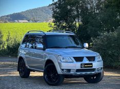 Mitsubishi PAJERO TR4 2.0 2010 NEUMANN VEÍCULOS ARROIO DO MEIO / Carros no Vale