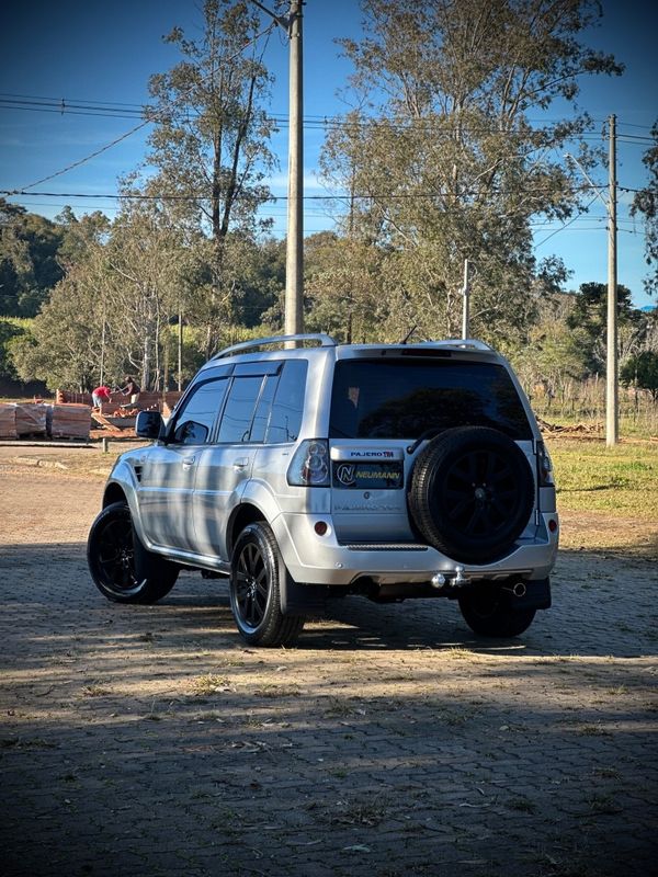 Mitsubishi PAJERO TR4 2.0 2010 NEUMANN VEÍCULOS ARROIO DO MEIO / Carros no Vale