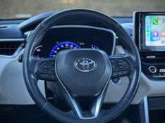 Toyota COROLLA CROSS XRX HÍBRIDO 2023 NEUMANN VEÍCULOS ARROIO DO MEIO / Carros no Vale