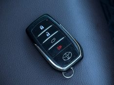 Toyota HILUX SW4 SRX 2.8 2017 NEUMANN VEÍCULOS ARROIO DO MEIO / Carros no Vale