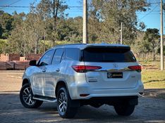 Toyota HILUX SW4 SRX 2.8 2017 NEUMANN VEÍCULOS ARROIO DO MEIO / Carros no Vale