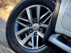 Toyota HILUX SW4 SRX 2.8 2017 NEUMANN VEÍCULOS ARROIO DO MEIO / Carros no Vale