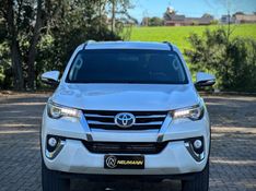 Toyota HILUX SW4 SRX 2.8 2017 NEUMANN VEÍCULOS ARROIO DO MEIO / Carros no Vale