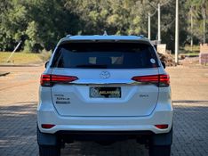 Toyota HILUX SW4 SRX 2.8 2017 NEUMANN VEÍCULOS ARROIO DO MEIO / Carros no Vale