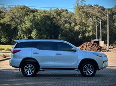 Toyota HILUX SW4 SRX 2.8 2017 NEUMANN VEÍCULOS ARROIO DO MEIO / Carros no Vale