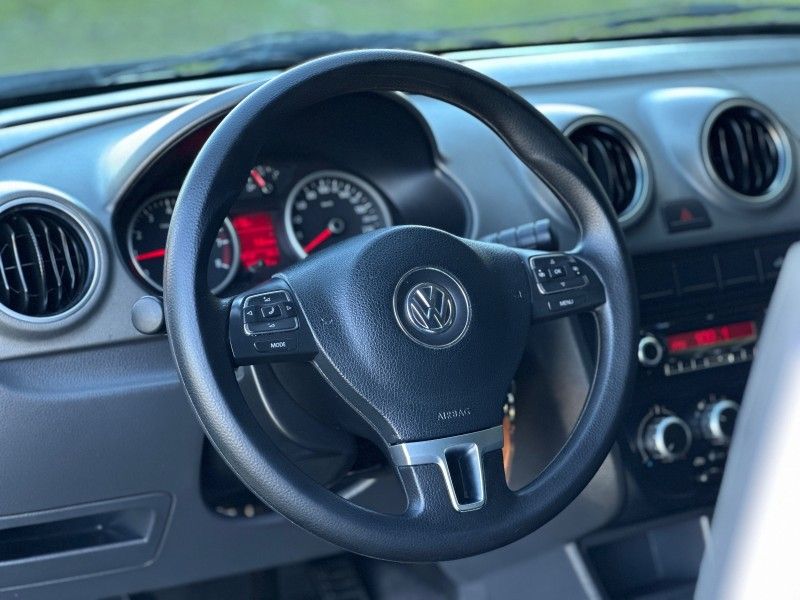 Volkswagen SAVEIRO CROSS 1.6 2013 NEUMANN VEÍCULOS ARROIO DO MEIO / Carros no Vale Volkswagen SAVEIRO CROSS 1.6 2013 NEUMANN VEÍCULOS ARROIO DO MEIO / Carros no Vale