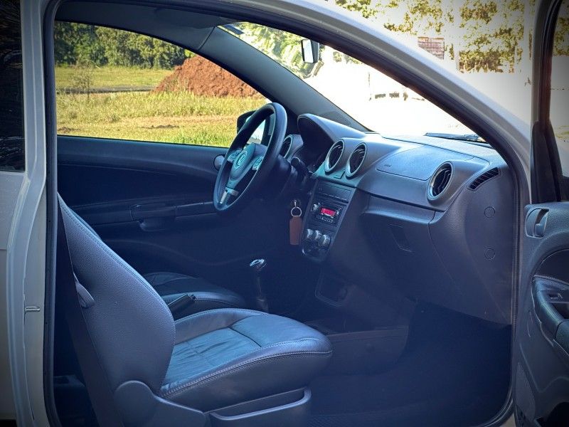 Volkswagen SAVEIRO CROSS 1.6 2013 NEUMANN VEÍCULOS ARROIO DO MEIO / Carros no Vale Volkswagen SAVEIRO CROSS 1.6 2013 NEUMANN VEÍCULOS ARROIO DO MEIO / Carros no Vale