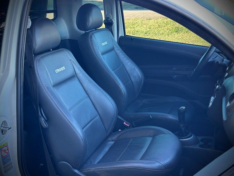 Volkswagen SAVEIRO CROSS 1.6 2013 NEUMANN VEÍCULOS ARROIO DO MEIO / Carros no Vale Volkswagen SAVEIRO CROSS 1.6 2013 NEUMANN VEÍCULOS ARROIO DO MEIO / Carros no Vale