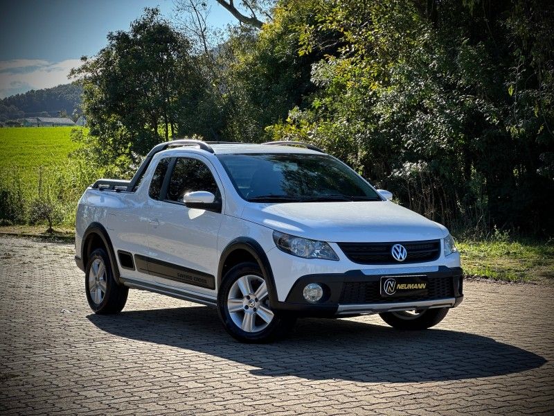 Volkswagen SAVEIRO CROSS 1.6 2013 NEUMANN VEÍCULOS ARROIO DO MEIO / Carros no Vale Volkswagen SAVEIRO CROSS 1.6 2013 NEUMANN VEÍCULOS ARROIO DO MEIO / Carros no Vale