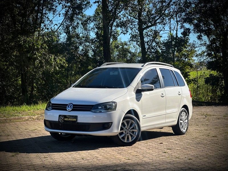 Volkswagen SPACEFOX TREND 1.6 2014 NEUMANN VEÍCULOS ARROIO DO MEIO / Carros no Vale