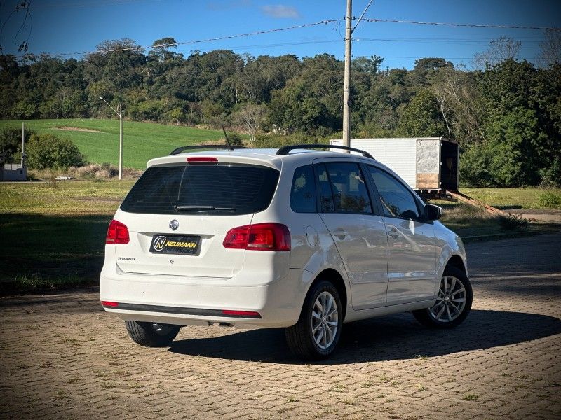 Volkswagen SPACEFOX TREND 1.6 2014 NEUMANN VEÍCULOS ARROIO DO MEIO / Carros no Vale