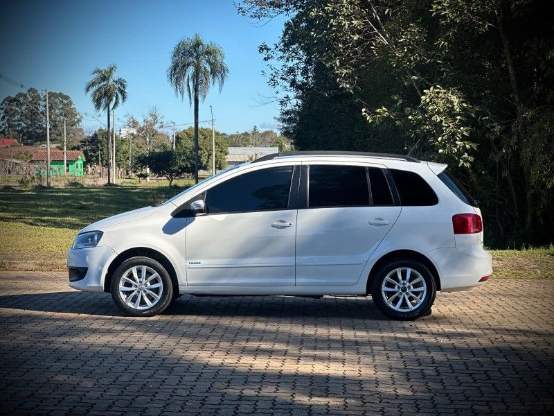 Volkswagen SPACEFOX TREND 1.6 2014 NEUMANN VEÍCULOS ARROIO DO MEIO / Carros no Vale