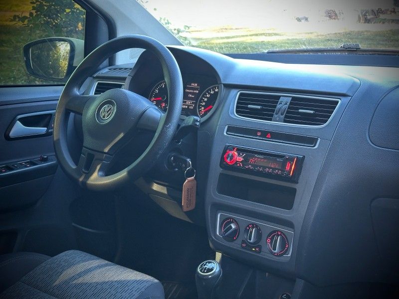 Volkswagen SPACEFOX TREND 1.6 2014 NEUMANN VEÍCULOS ARROIO DO MEIO / Carros no Vale