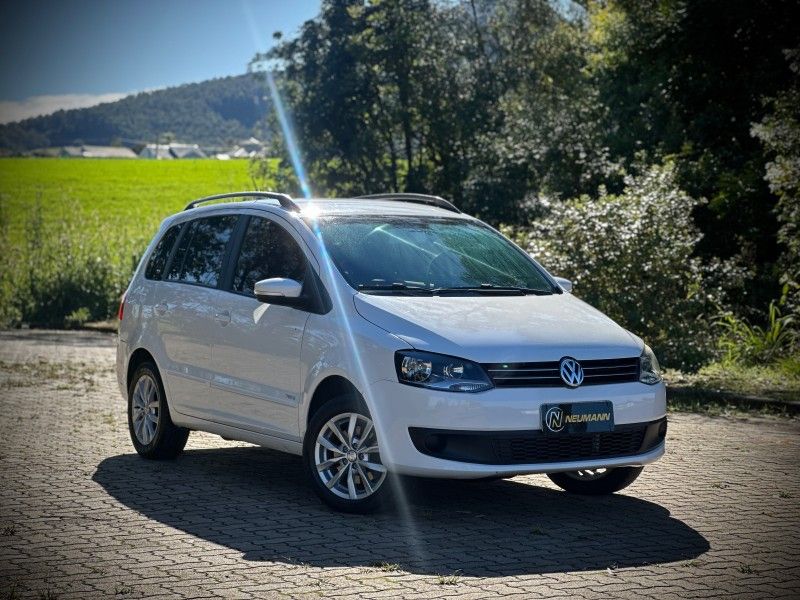 Volkswagen SPACEFOX TREND 1.6 2014 NEUMANN VEÍCULOS ARROIO DO MEIO / Carros no Vale