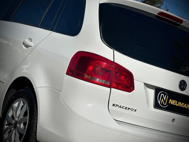 Volkswagen SPACEFOX TREND 1.6 2014 NEUMANN VEÍCULOS ARROIO DO MEIO / Carros no Vale