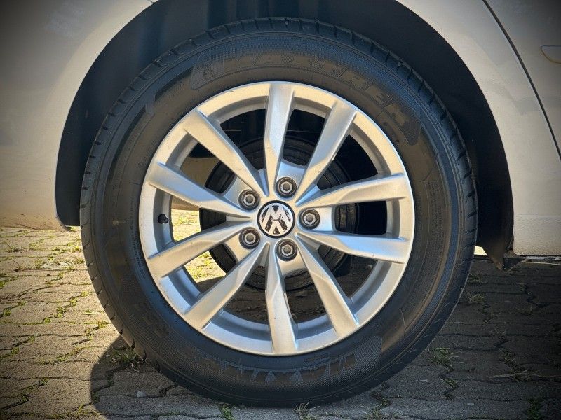 Volkswagen SPACEFOX TREND 1.6 2014 NEUMANN VEÍCULOS ARROIO DO MEIO / Carros no Vale