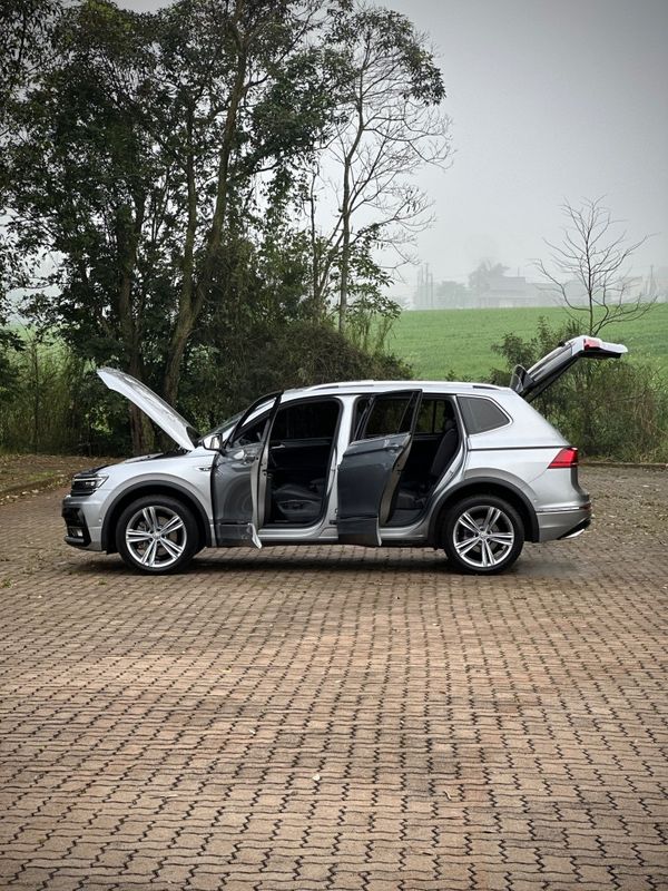 Volkswagen TIGUAN ALLSPACE R-LINE 350 2.0 TSI 2020 NEUMANN VEÍCULOS ARROIO DO MEIO / Carros no Vale Volkswagen TIGUAN ALLSPACE R-LINE 350 2.0 TSI 2020 NEUMANN VEÍCULOS ARROIO DO MEIO / Carros no Vale