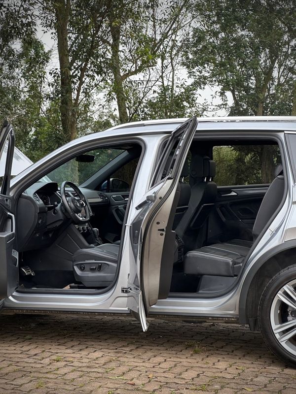 Volkswagen TIGUAN ALLSPACE R-LINE 350 2.0 TSI 2020 NEUMANN VEÍCULOS ARROIO DO MEIO / Carros no Vale Volkswagen TIGUAN ALLSPACE R-LINE 350 2.0 TSI 2020 NEUMANN VEÍCULOS ARROIO DO MEIO / Carros no Vale