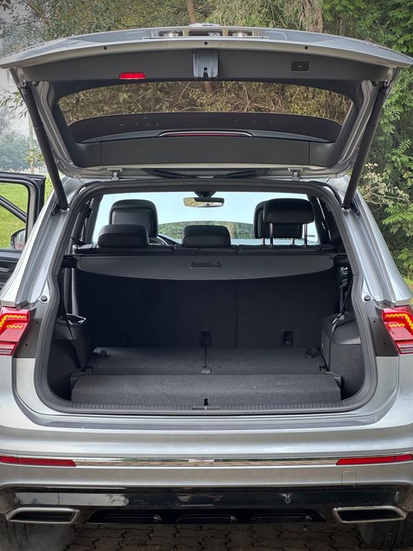 Volkswagen TIGUAN ALLSPACE R-LINE 350 2.0 TSI 2020 NEUMANN VEÍCULOS ARROIO DO MEIO / Carros no Vale Volkswagen TIGUAN ALLSPACE R-LINE 350 2.0 TSI 2020 NEUMANN VEÍCULOS ARROIO DO MEIO / Carros no Vale